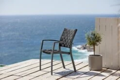 Stapelstol JEKSEN Svart -UteLuxe Butik 122323