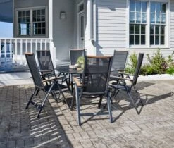 RANGSTRUP Ø130 Bord Svart + 4 BREDSTEN Stol Svart -UteLuxe Butik 178501