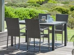 PINDSTRUP L150 Bord Grå + 4 GUDHJEM Stol Grå